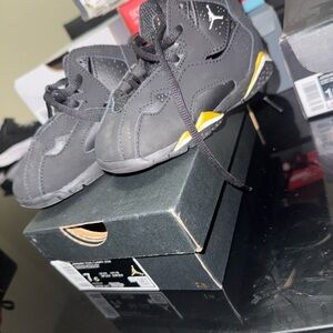 Jordan Kids Black and Yellow Sneakers